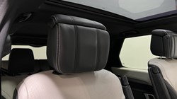 2024 (24) LAND ROVER DISCOVERY 3.0 D300 Dynamic HSE 5dr Auto 5856460
