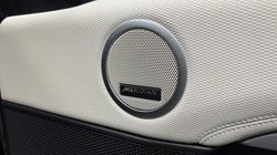 2024 (24) LAND ROVER DISCOVERY 3.0 D300 Dynamic HSE 5dr Auto 5856468