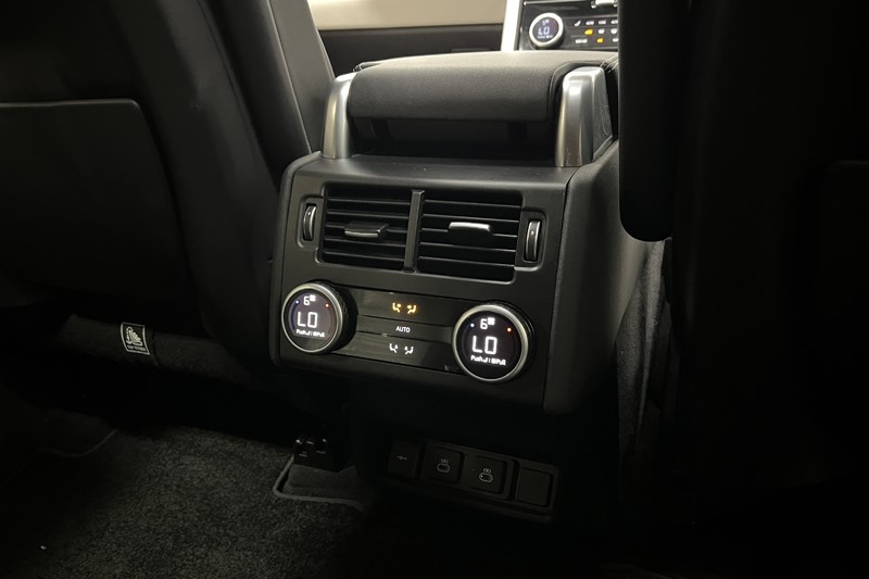 2024 (24) LAND ROVER DISCOVERY 3.0 D300 Dynamic HSE 5dr Auto 5856472