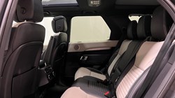 2024 (24) LAND ROVER DISCOVERY 3.0 D300 Dynamic HSE 5dr Auto 5856434