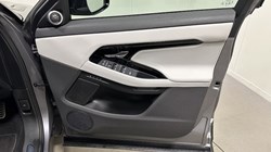 2025 (25) LAND ROVER RANGE ROVER EVOQUE 2.0 D200 Dynamic SE 5dr Auto 5844112
