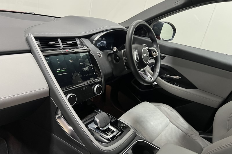 2024 (24) JAGUAR E-PACE 1.5 P300e R-Dynamic SE Black 5dr Auto 5854915