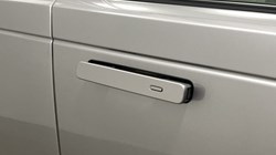 2023 (72) LAND ROVER RANGE ROVER VELAR 2.0 D200 Edition 5dr Auto 5881992