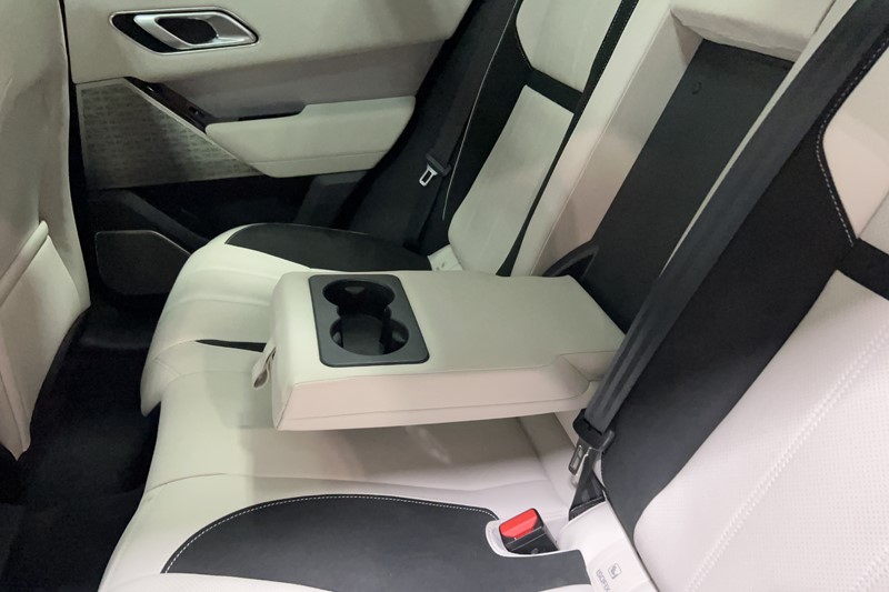 2023 (72) LAND ROVER RANGE ROVER VELAR 2.0 D200 Edition 5dr Auto 5881982