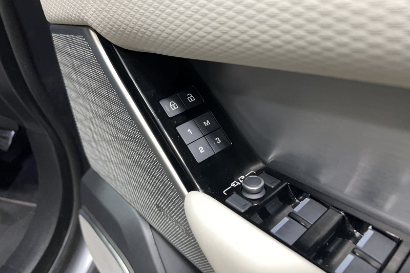 2023 (72) LAND ROVER RANGE ROVER VELAR 2.0 D200 Edition 5dr Auto 5881953