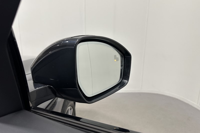 2023 (73) JAGUAR F-PACE 2.0 D200 R-Dynamic SE Black 5dr Auto AWD 5901422