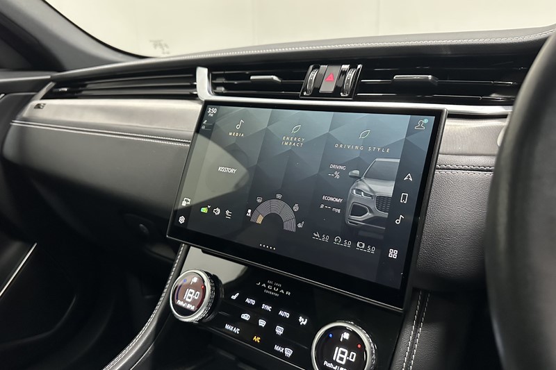 2023 (73) JAGUAR F-PACE 2.0 D200 R-Dynamic SE Black 5dr Auto AWD 5901436