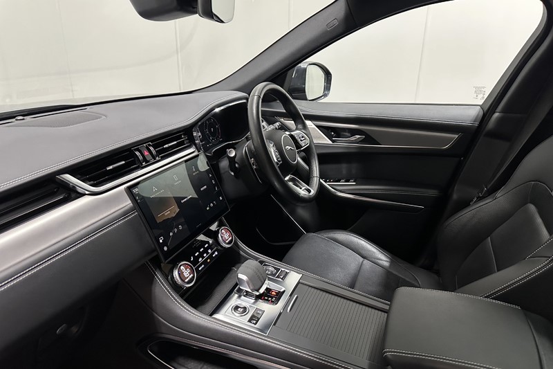 2023 (73) JAGUAR F-PACE 2.0 D200 R-Dynamic SE Black 5dr Auto AWD 5901442