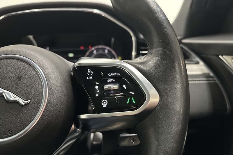 2023 (73) JAGUAR F-PACE 2.0 D200 R-Dynamic SE Black 5dr Auto AWD 5901428