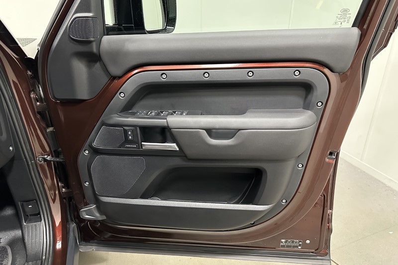 2024 (74) LAND ROVER DEFENDER 3.0 D350 Outbound 130 5dr Auto 5867073