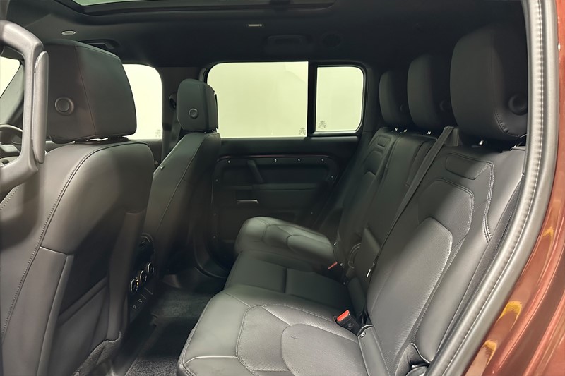 2024 (74) LAND ROVER DEFENDER 3.0 D350 Outbound 130 5dr Auto 5867064