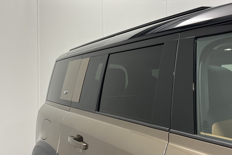 2023 (73) LAND ROVER DEFENDER 3.0 D250 X-Dynamic SE 110 5dr Auto 5876447