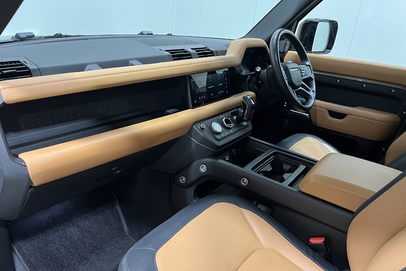 2023 (73) LAND ROVER DEFENDER 3.0 D250 X-Dynamic SE 110 5dr Auto 5876430