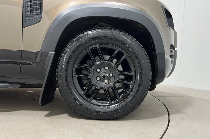 2023 (73) LAND ROVER DEFENDER 3.0 D250 X-Dynamic SE 110 5dr Auto 5876424