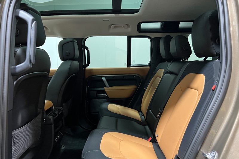 2023 (73) LAND ROVER DEFENDER 3.0 D250 X-Dynamic SE 110 5dr Auto 5876420