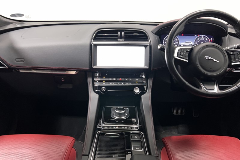 2020 (20) JAGUAR F-PACE 2.0d [180] Chequered Flag 5dr Auto AWD 5881564