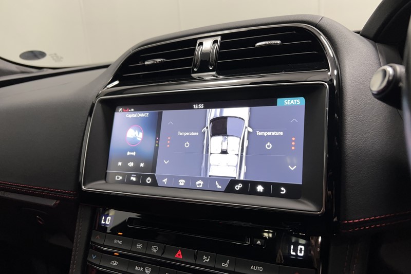 2020 (20) JAGUAR F-PACE 2.0d [180] Chequered Flag 5dr Auto AWD 5881585