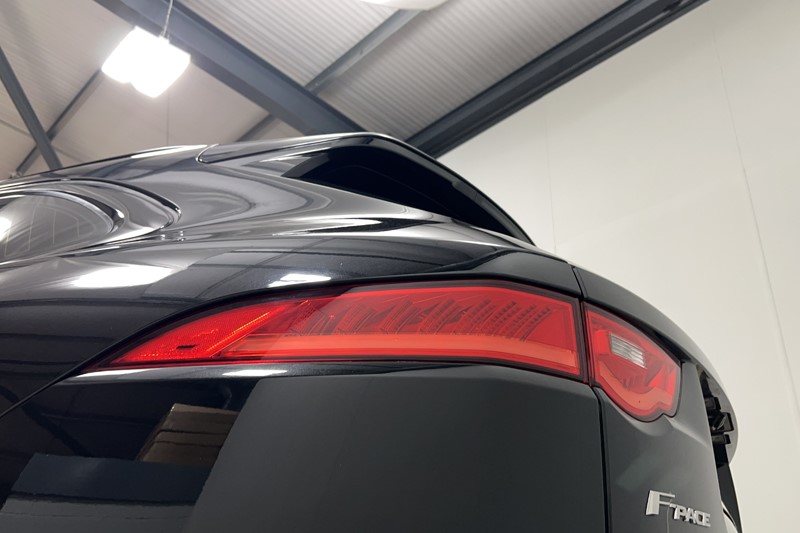 2020 (20) JAGUAR F-PACE 2.0d [180] Chequered Flag 5dr Auto AWD 5881597