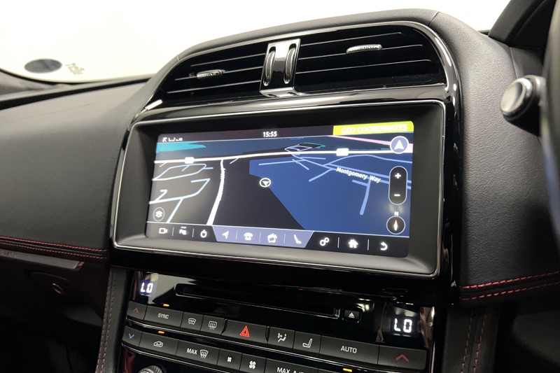 2020 (20) JAGUAR F-PACE 2.0d [180] Chequered Flag 5dr Auto AWD 5881583
