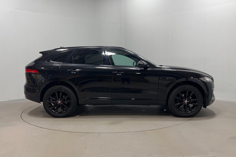 2020 (20) JAGUAR F-PACE 2.0d [180] Chequered Flag 5dr Auto AWD 5881559