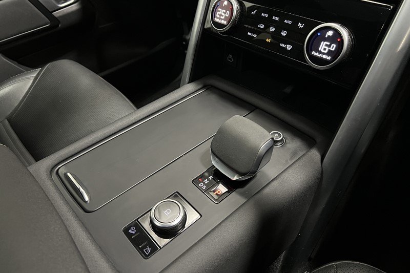 2023 (73) LAND ROVER DISCOVERY 3.0 D300 Dynamic SE 5dr Auto 5895245