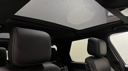 2023 (73) LAND ROVER DISCOVERY 3.0 D300 Dynamic SE 5dr Auto 5895249