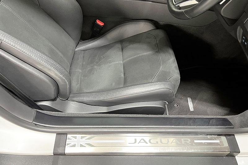 2021 (21) JAGUAR F-TYPE 2.0 P300 R-Dynamic 2dr Auto 5878052