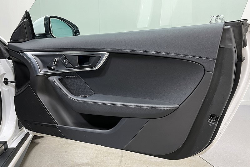 2021 (21) JAGUAR F-TYPE 2.0 P300 R-Dynamic 2dr Auto 5878047