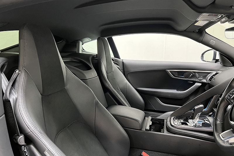 2021 (21) JAGUAR F-TYPE 2.0 P300 R-Dynamic 2dr Auto 5878054