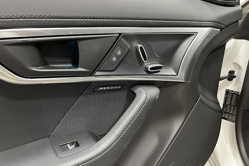 2021 (21) JAGUAR F-TYPE 2.0 P300 R-Dynamic 2dr Auto 5878078