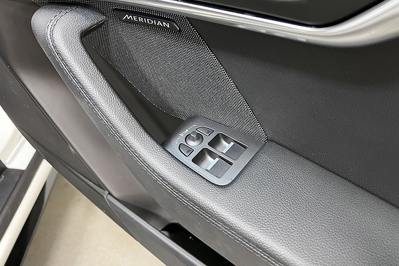 2021 (21) JAGUAR F-TYPE 2.0 P300 R-Dynamic 2dr Auto 5878048