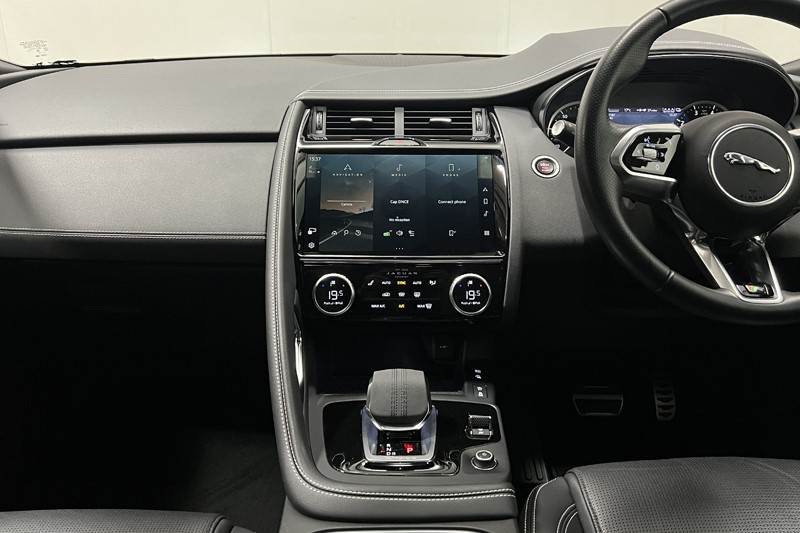 2023 (23) JAGUAR E-PACE 1.5 P300e R-Dynamic S 5dr Auto 5908535