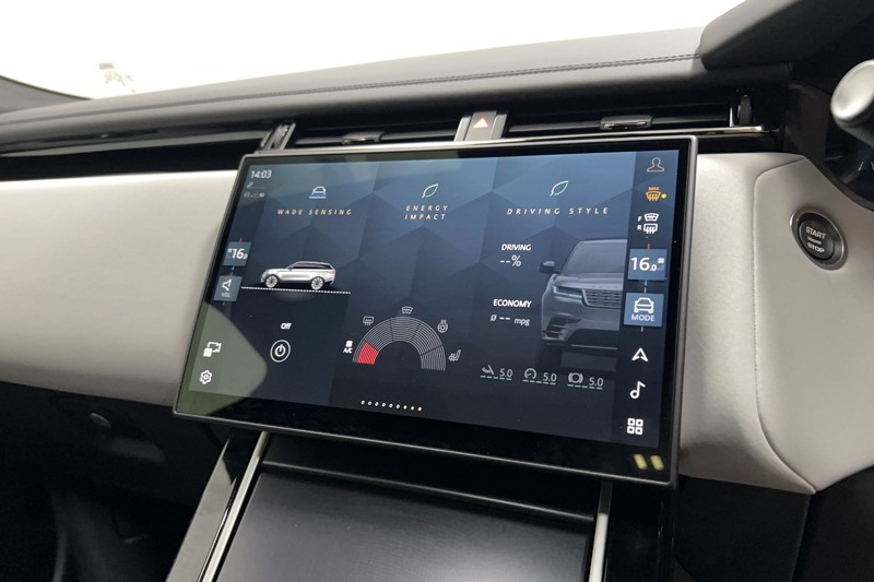 2025 (25) LAND ROVER RANGE ROVER VELAR 2.0 D200 MHEV Dynamic SE 5dr Auto 5880196