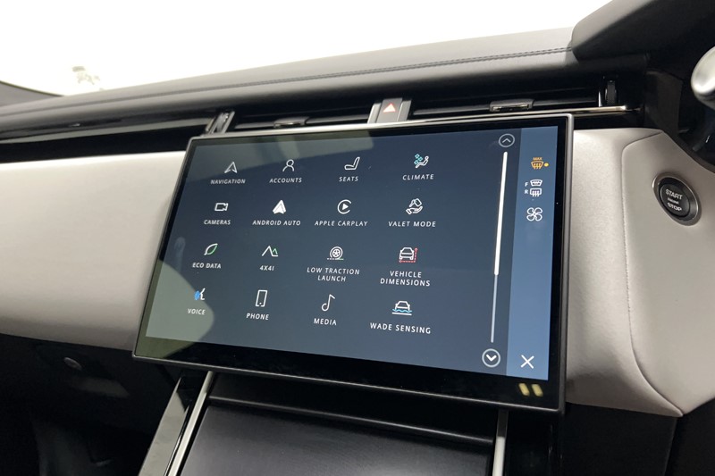 2025 (25) LAND ROVER RANGE ROVER VELAR 2.0 D200 MHEV Dynamic SE 5dr Auto 5880199