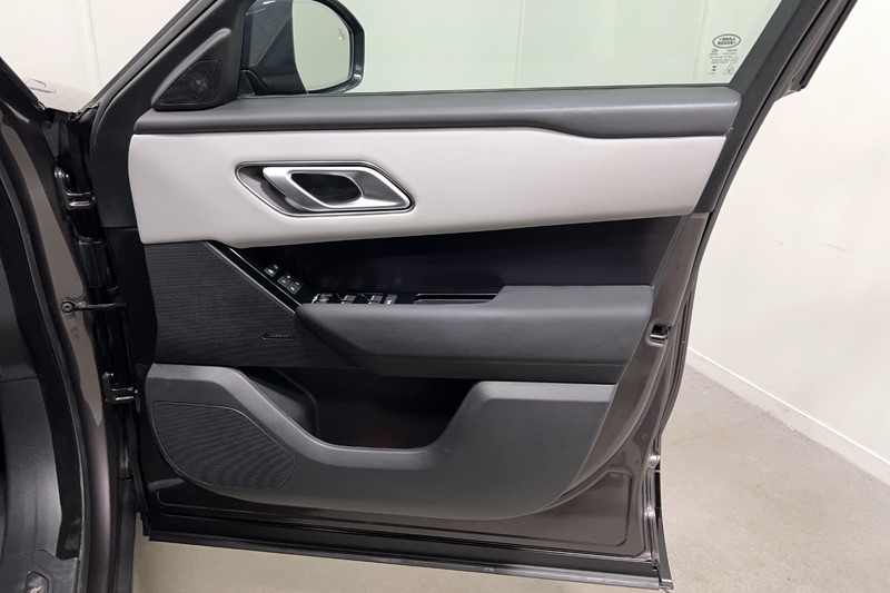 2025 (25) LAND ROVER RANGE ROVER VELAR 2.0 D200 MHEV Dynamic SE 5dr Auto 5880181