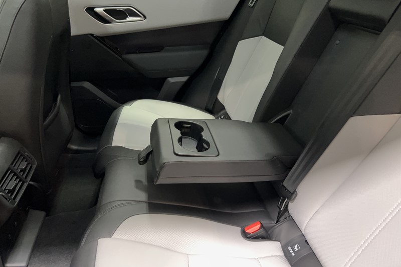 2025 (25) LAND ROVER RANGE ROVER VELAR 2.0 D200 MHEV Dynamic SE 5dr Auto 5880208