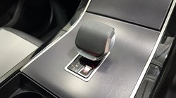 2025 (25) LAND ROVER RANGE ROVER VELAR 2.0 D200 MHEV Dynamic SE 5dr Auto 5880193