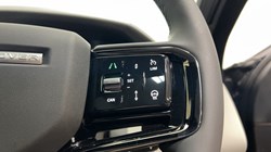 2025 (25) LAND ROVER RANGE ROVER VELAR 2.0 D200 MHEV Dynamic SE 5dr Auto 5880190