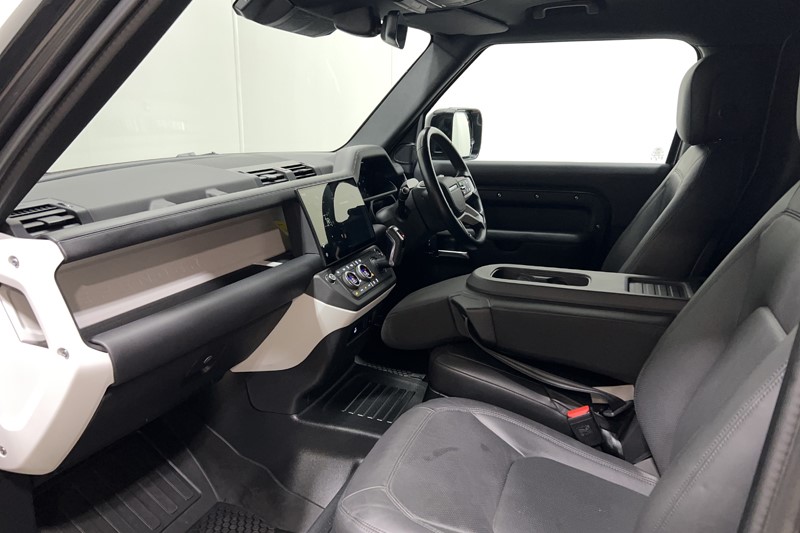 2025 (75) LAND ROVER COMMERCIAL DEFENDER 3.0 D350 Hard Top X-Dynamic HSE Auto [3 Seat] 5882146