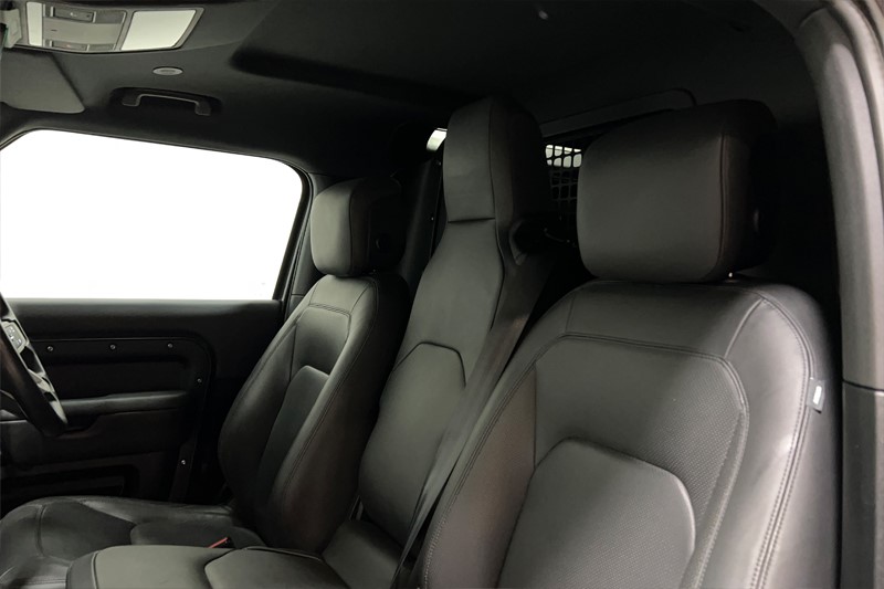 2025 (75) LAND ROVER COMMERCIAL DEFENDER 3.0 D350 Hard Top X-Dynamic HSE Auto [3 Seat] 5882116