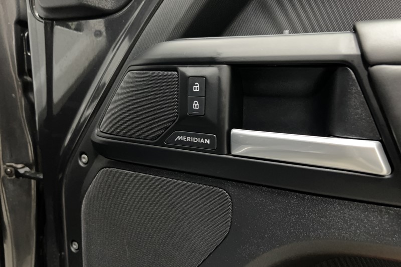 2025 (75) LAND ROVER COMMERCIAL DEFENDER 3.0 D350 Hard Top X-Dynamic HSE Auto [3 Seat] 5882124