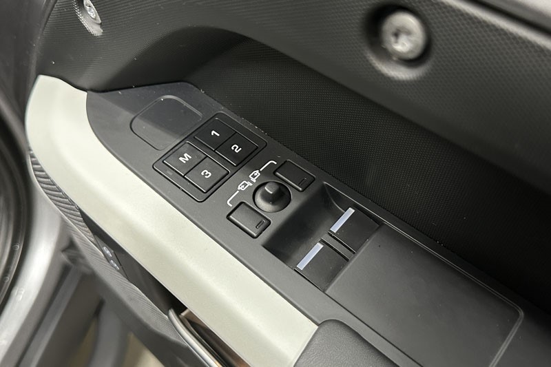 2023 (73) LAND ROVER DEFENDER 3.0 D250 X-Dynamic HSE 90 3dr Auto 5879479