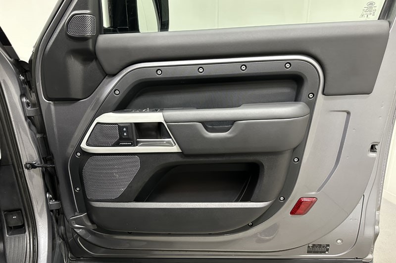 2023 (73) LAND ROVER DEFENDER 3.0 D250 X-Dynamic HSE 90 3dr Auto 5879478