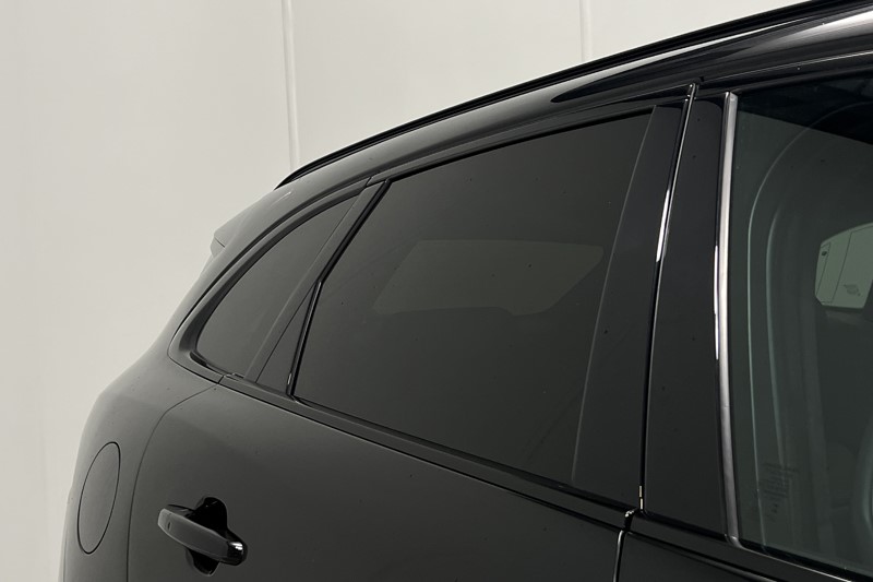 2023 (23) JAGUAR F-PACE 2.0 D200 R-Dynamic HSE Black 5dr Auto AWD 5909008