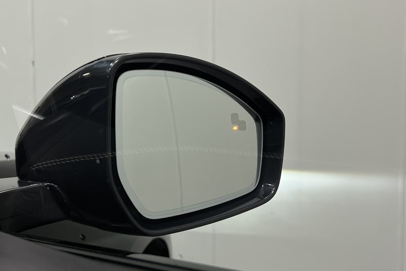 2023 (23) JAGUAR F-PACE 2.0 D200 R-Dynamic HSE Black 5dr Auto AWD 5909017