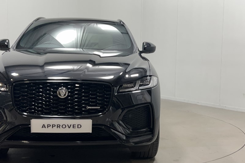 2023 (73) JAGUAR F-PACE 2.0 P250 R-Dynamic SE Black 5dr Auto AWD 5913899