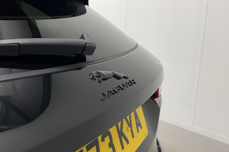 2023 (73) JAGUAR F-PACE 2.0 P250 R-Dynamic SE Black 5dr Auto AWD 5913892