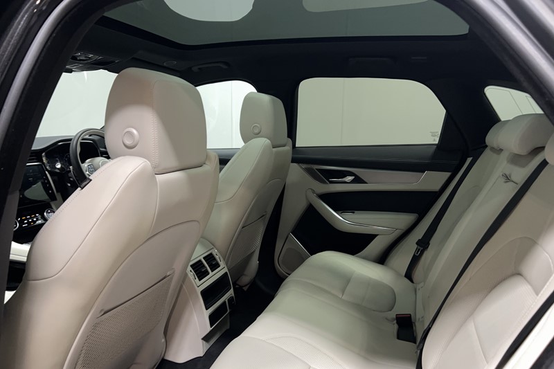 2023 (73) JAGUAR F-PACE 2.0 P250 R-Dynamic SE Black 5dr Auto AWD 5913883