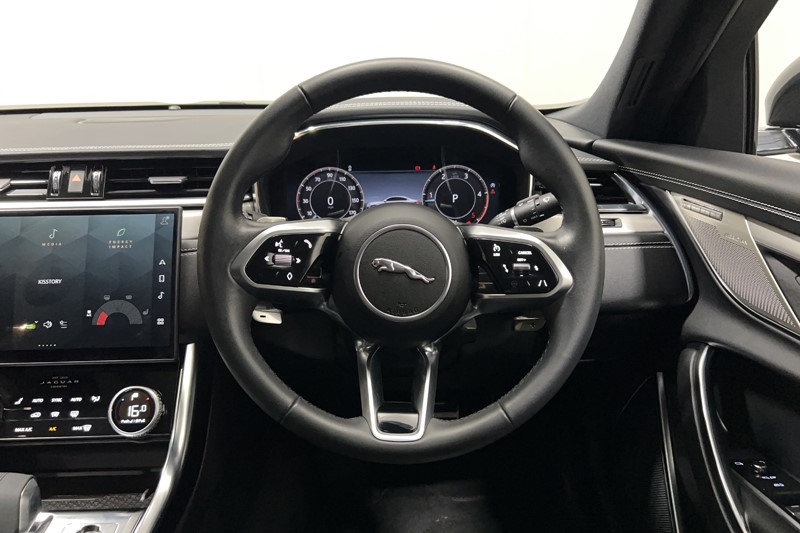 2024 (74) JAGUAR XF 2.0 D200 R-Dynamic SE Black 4dr Auto 5881131
