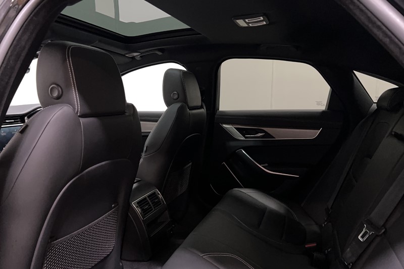 2024 (74) JAGUAR XF 2.0 D200 R-Dynamic SE Black 4dr Auto 5881156